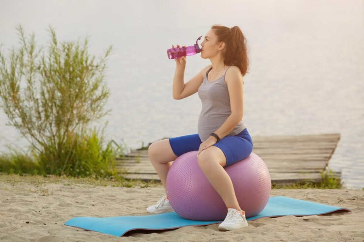 Unlocking Potential: The Benefits of Electrolyte Drinks for Female Athletes During Pregnancy